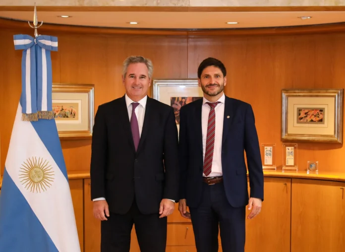 El gobernador Pullaro se reunió con el canciller Pablo Quirno para defender la industria del biodiésel.