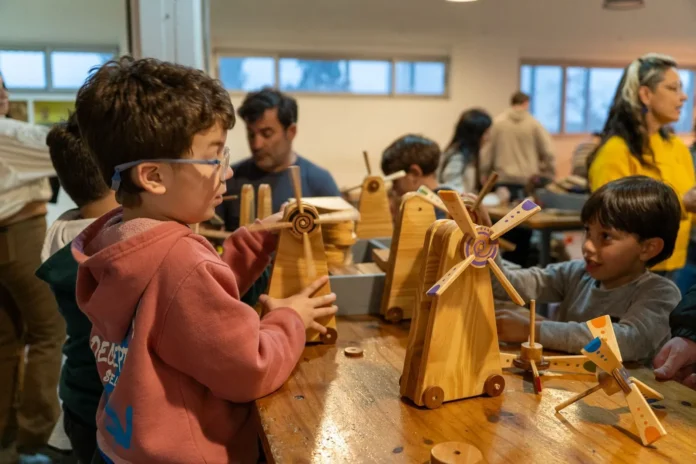 Un niño participa del programa “Vacaciones Copadas” de Santa Fe.