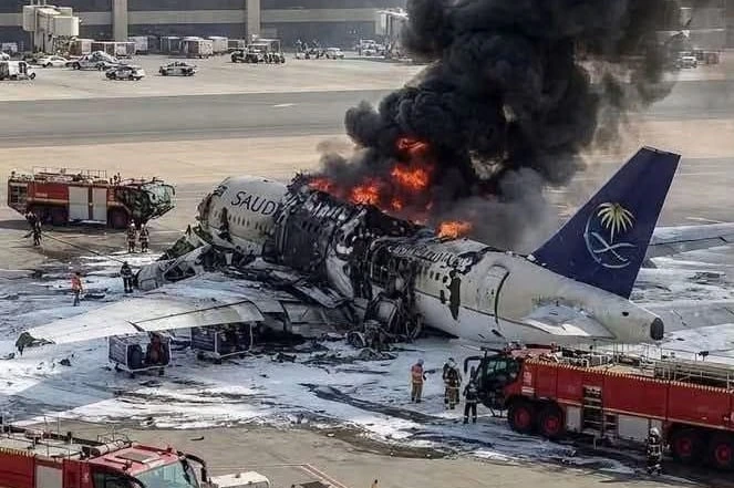 ataques-huties-aeropuerto-riad-16-muertos