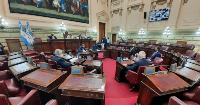ley-violencia-de-genero-senado-santa-fe-tobilleras-pullaro