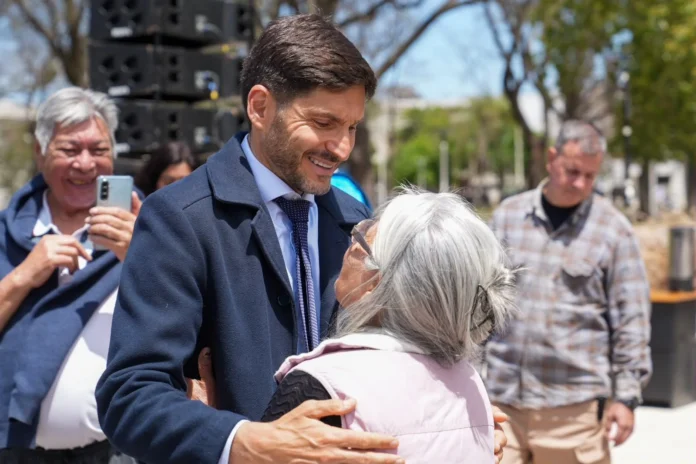 El gobernador Maximiliano Pullaro en el acto por los 140 años de Sunchales