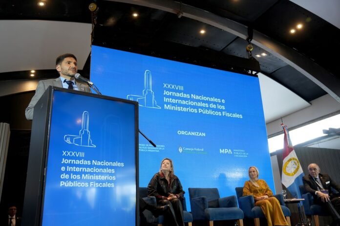 El gobernador Maximiliano Pullaro en la apertura de las Jornadas Nacionales e Internacionales de Ministerios Públicos Fiscales en Rosario