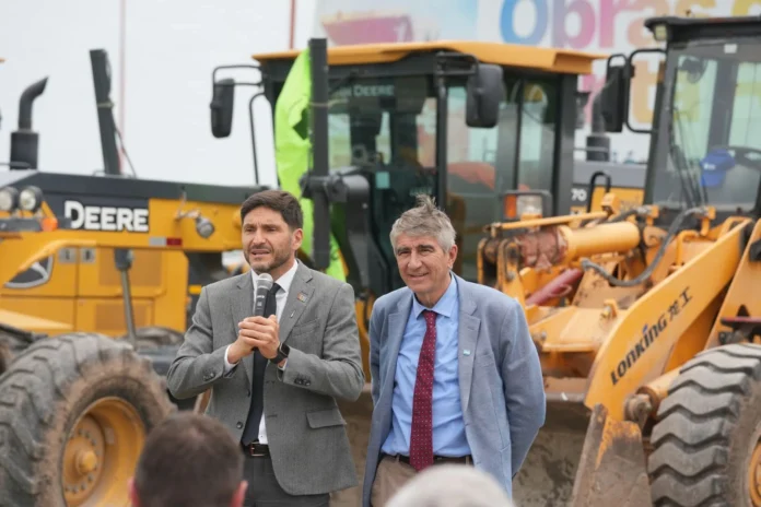 ruta-provincial-39-pullaro-inicio-de-obra-38-kilometras El gobernador Maximiliano Pullaro en el inicio de obra de la Ruta Provincial 39, en el departamento San Justo